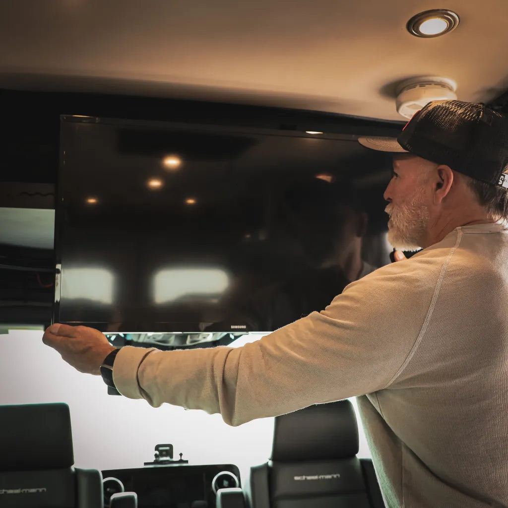 Cab Shelf TV Bracket — https://4ddac4.myshopify.com/products/tv-mount