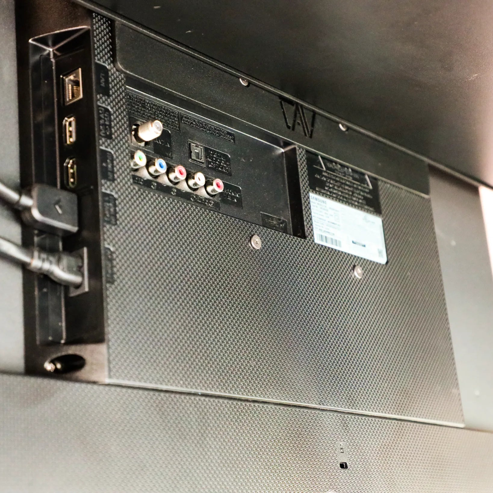 Cab Shelf TV Bracket — https://4ddac4.myshopify.com/products/tv-mount