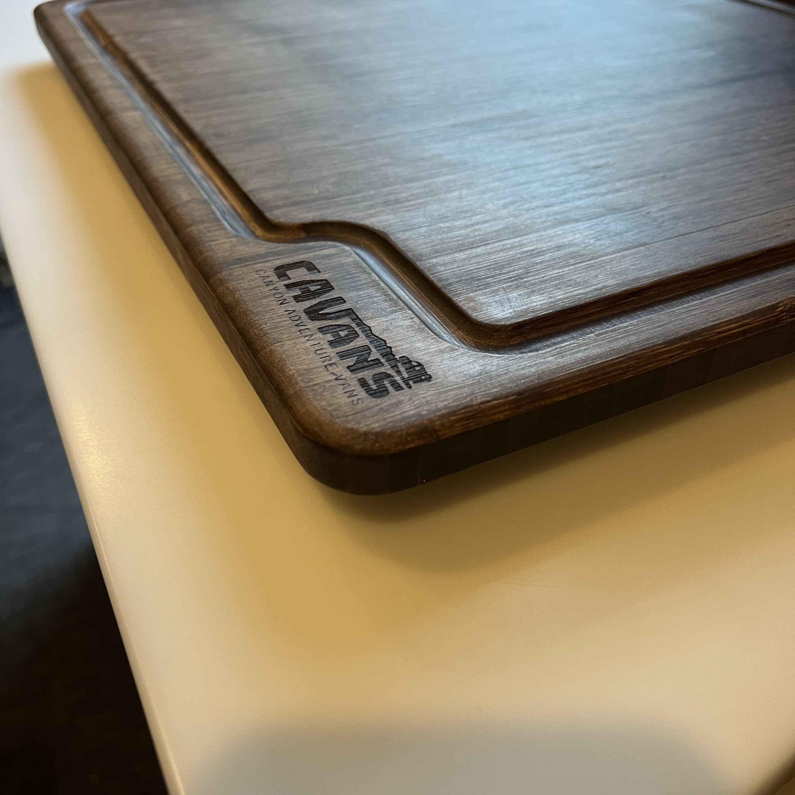 Bamboo Cutting Board - STO chocolate