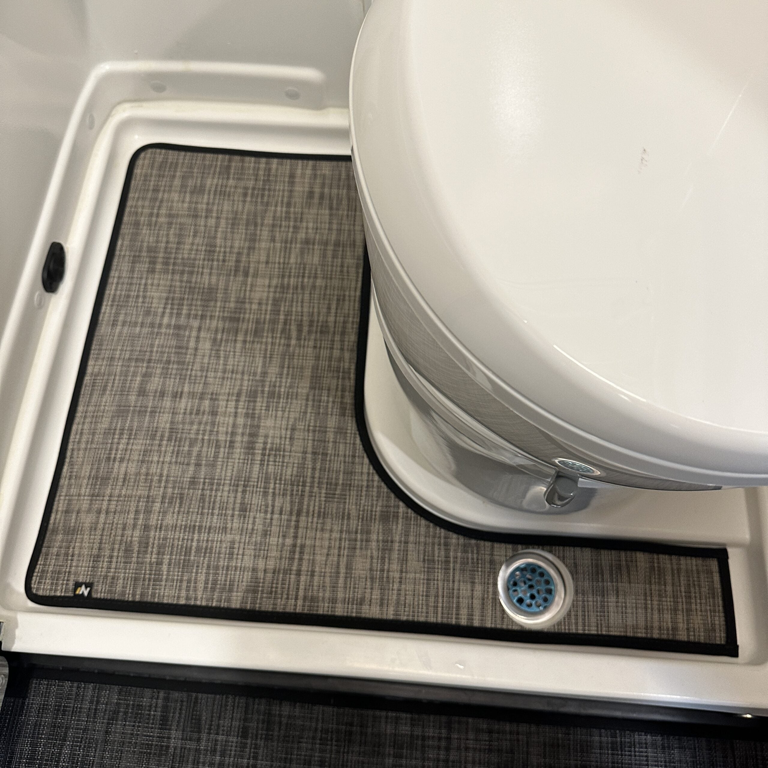 INHABIT Shower Mat for the 21/22/23 Revel