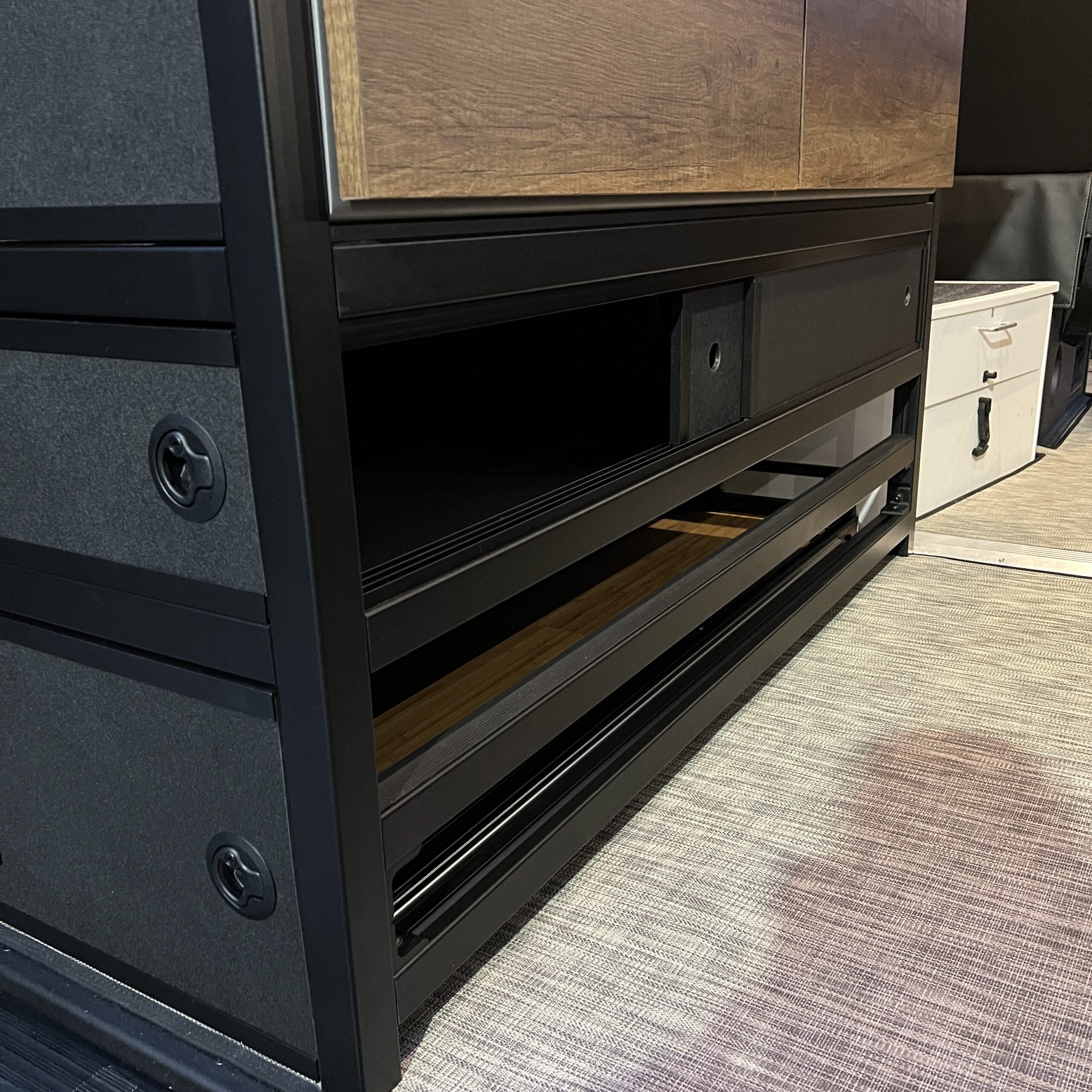 GSS™ 2.0 / Stows the Removable Overhead Cabinet in the new 2022+ Storyteller Modes