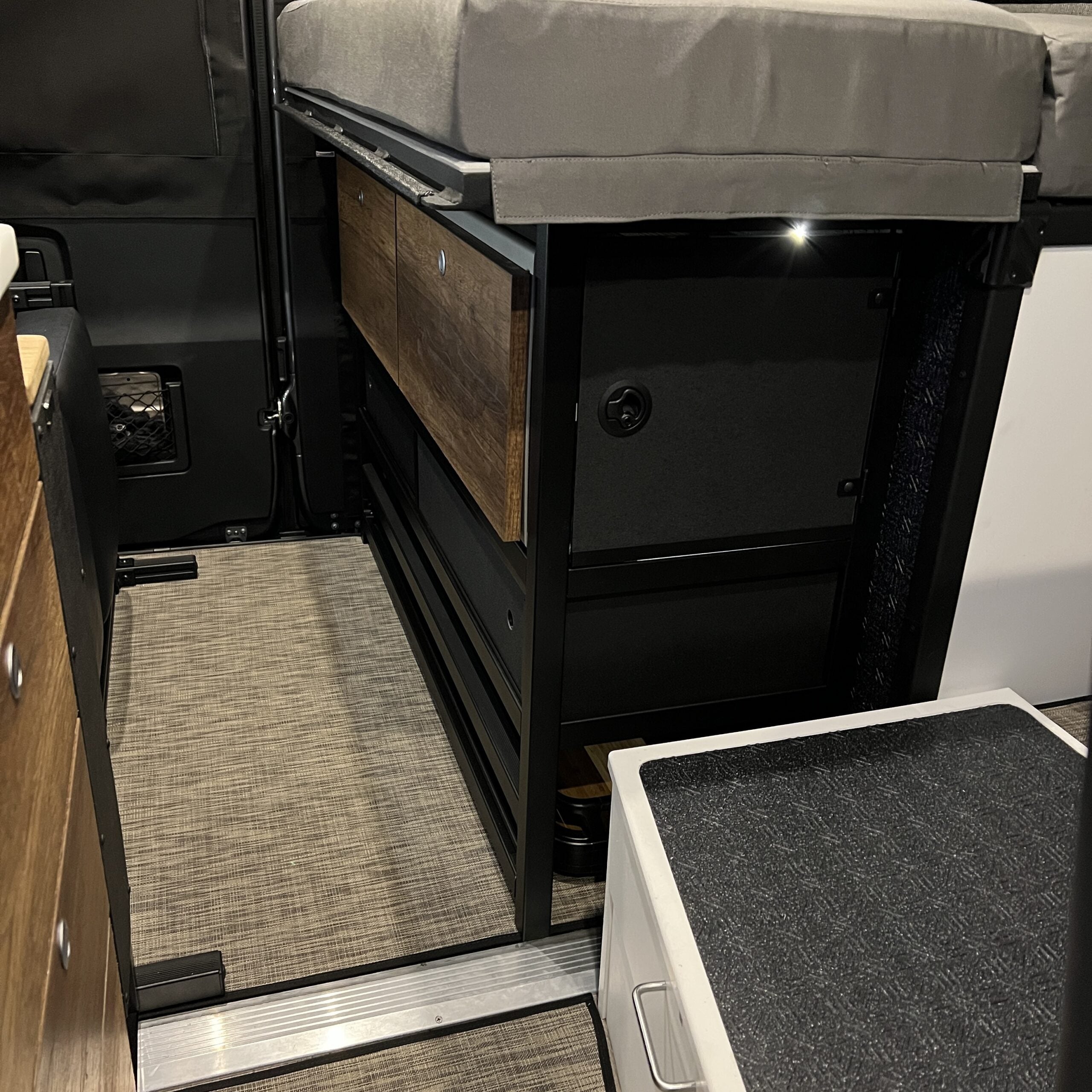 GSS™ 2.0 / Stows the Removable Overhead Cabinet in the new 2022+ Storyteller Modes
