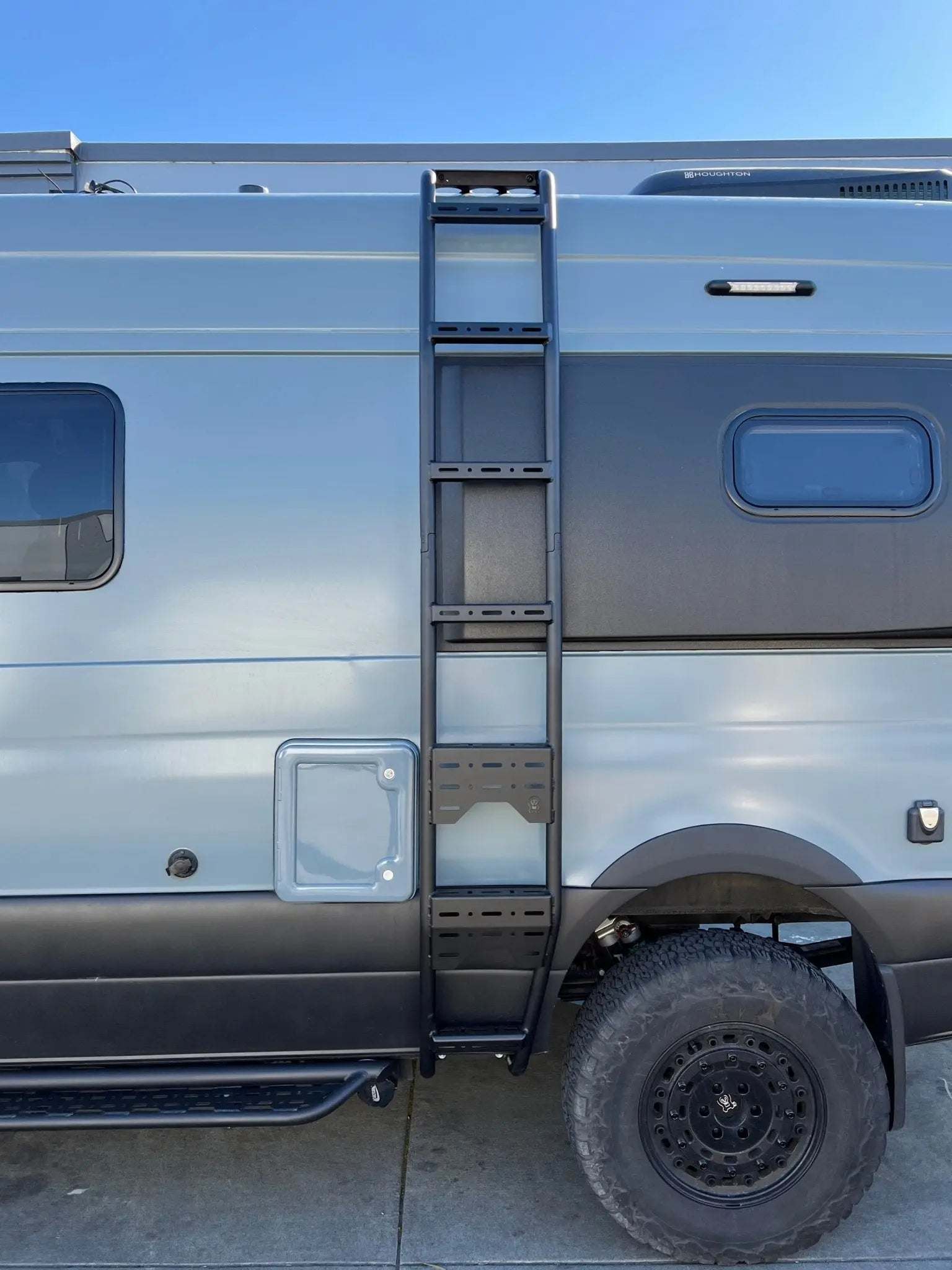 Sprinter Side Ladder : Explorer